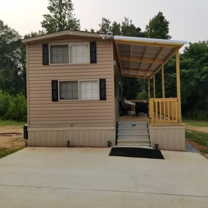 Tiny Home With Hammock Loft Bbq And Yard Феникс-сити Экстерьер фото