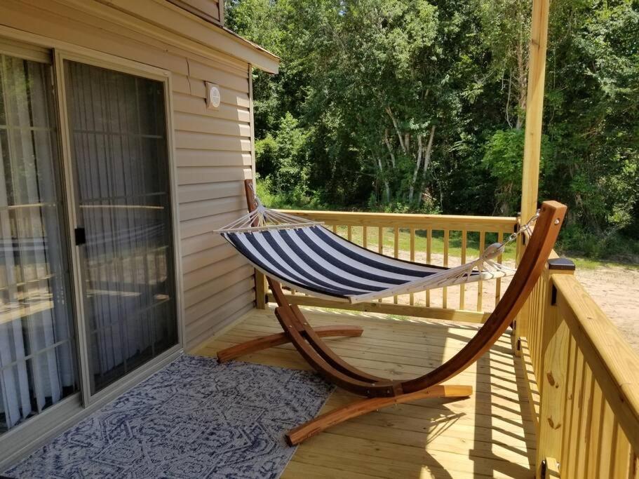 Tiny Home With Hammock Loft Bbq And Yard Феникс-сити Экстерьер фото
